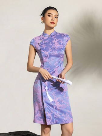 Korte mouw bloemenontwerpen parelversiering nieuwe Chinese stijl Cheongsam Qipao-jurk