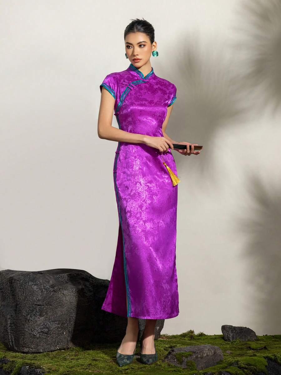 Robe Cheongsam Qipao au nouveau style chinois, avec manches courtes, boucle à cadran, fente sur la cuisse et motifs floraux jacquard