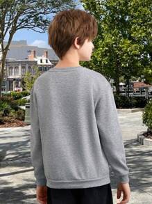 Sports Style Youthful Vitality Basketball Player Silhouette Basketball Print Boy Flower Gray Drop Shoulder Sweatshirt Curve Oversize Sweatshirt Casual All-Match Autumn And Winter Thick Fabric Warm Fleece Lining Round Neck Sweatshirt Loose Street College Style Long Sleeve Suitable For Cold Weather Clothing Containing Cotton Children's Clothing Plus Velvet Comfortable