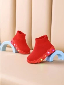 Dziecięce buty do biegania z siateczki i światła LED - Czerwony - Zobacz 1