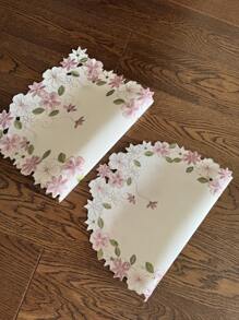 4 件花卉刺绣餐垫，聚酯纤维矩形和椭圆形手工镂空隔热餐垫，适用于餐桌、咖啡桌、日常家居使用和婚礼派对节日