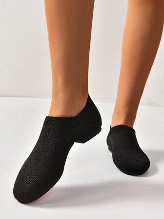 Casual Lightweight Low Top Dance Shoes, Low Heel Soft Sole Non-Slip Suitable For Ballet, Jazz, Square Dance, Versatile Breathable Practice Shoes, Black