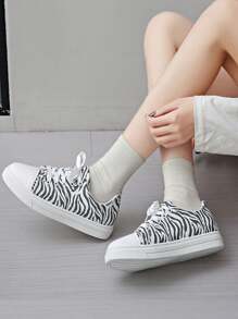 女士大码斑马纹休闲帆布一脚蹬鞋，低帮平底系带运动鞋，透气防滑，百搭春秋 - 白色 - 查看 5