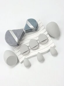 14 pezzi Set di spugne per il trucco, inclusi 3 cuscinetti per cipria, 3 mini cuscinetti per cipria, 2 grandi pennelli per trucco, 3 mini pennelli per trucco, 3 mini cuscinetti ad aria. Adatti per applicare BB cream, fondotinta e correttore per creare un aspetto impeccabile. Realizzati in morbido velluto, appositamente progettati per contouring, occhi e aree difficili da raggiungere