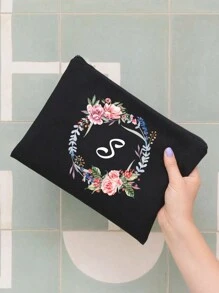 1 件首字母印花女士化妆包，黑色小包，印有花环和字母 A-Z，化妆包，便携式洗漱包，教师节礼物，可重复使用的化妆包，女士简约大容量旅行化妆包，波西米亚风