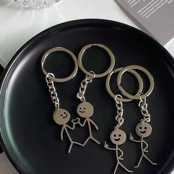 Set da 2 portachiavi con ciondolo a forma di cuore e omino stilizzato - portachiavi in lega di metallo carino, perfetto come regalo di San Valentino per lui e per lei