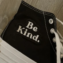 1 miếng vá thêu "Be Kind" ủi, chữ đen trắng đính trên quần áo và phụ kiện - Màu sắc hỗn hợp - Xem 4