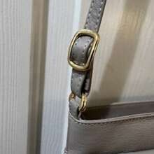 Bolso cruzado granulado con cremallera en la parte superior, talla mediana, de Tula Inglaterra - Variante1 - Ver 5