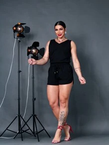 Conjunto Feminino Blusa e Shorts Alfaiataria em Viscose  Alça Larga, Cintura Alta com Elástico e Bolsos Look Casual e Fresco para o Verão  Disponível em Várias Cores