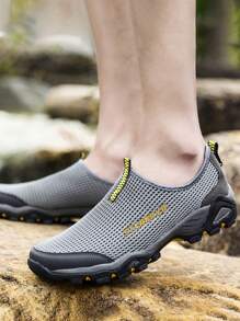 SHUANGXING Breathable Light Weight Soft Bottom Mesh Casual Sport Shoes For Men, Suitable For Summer