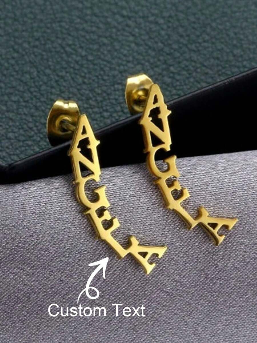 Aretes con nombre personalizado para mujeres, joyas de acero inoxidable con inicial y placa de nombre, aretes de clavos para uso diario como regalo - Dorado - Ver 1