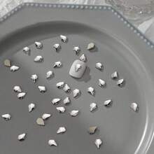 50 件/包美甲扁平不对称形状水钻装饰，包括白色闪光心形、蝴蝶形、星星形、水滴形、斜心形玻璃水钻美甲用品指甲饰品美甲宝石