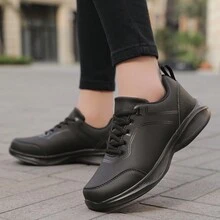 Ju Yue Chuang Jian Zapatillas deportivas de media caña con tecnología de inteligencia artificial, patrón de hojas negras y tótem de noche oscura, zapatos casuales livianos, transpirables y antideslizantes, negro impermeable, adecuadas para estar de pie por mucho tiempo, cocina y trabajo - Negro - Ver 4