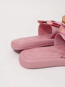 1 双女童蝴蝶结 PU 平底可爱凉鞋，适合夏季