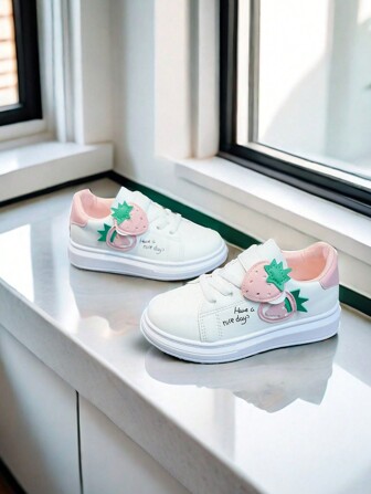 时尚平底休闲运动鞋 - 可爱草莓 - 柔软舒适 - 防滑，超纤 PU 钩环，适合户外活动