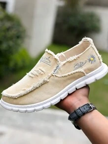 Mocasines casuales de caña baja, de mezclilla lavada con bordado de margaritas, zapatos de lona suaves y duraderos a la moda - Beis - Ver 2