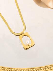 1pc Elegant Medieval Style Geometric Hollow Stainless Steel Pendant Necklace With Embedded Light Bulb Beads, Suitable For Women To Wear To Parties Or Vacations, Or As A Gift For Holidays