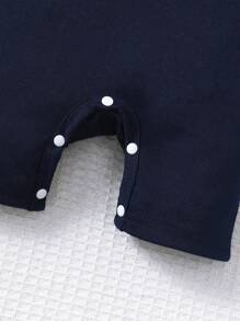 BrownBark 新生男婴夏季可爱休闲短袖连体衣，柔软舒适的男婴服装，格子纹理 Polo 风格短袖连体衣适合室内日常休闲外出 - 藏蓝色 - 查看 6