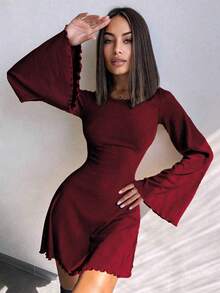 Sedessea Đầm ngắn chữ A hở vai tay loe gợi cảm cổ tròn màu trơn thời trang - Màu Đỏ Sâu - Xem 5
