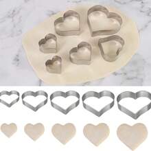 12 piezas Juego de cortadores de galletas asimétricos, Corazón Estrella Flor Redondo Sello de galletas DIY, Herramienta de hornear navideña de acero inoxidable, Cortador de galletas Decoraciones navideñas Pijamas navideños Regalos navideños Decoración navideña