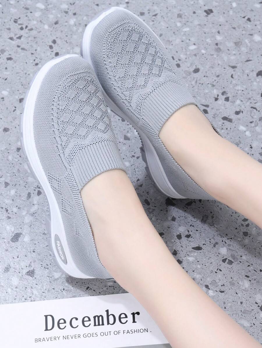 大码女士休闲运动鞋，透气针织鞋 - 灰色 - 查看 1