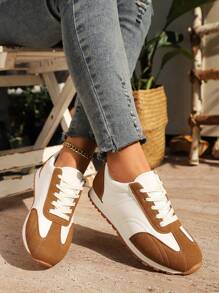 Women's Comfortable Sports Shoes, Soft Sole Round Toe Gump Shoes, Fashionable New Spring/Summer Lightweight Non-Slip Flat Casual Shoes, Low-Top Running Shoes - Brown - View 2