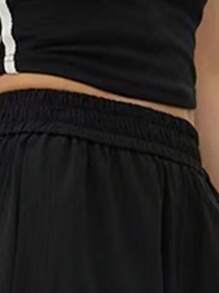 Women's Lightweight Athletic Shorts With Pockets, Quick-Dry Elastic Sporty Workout Shorts For Yoga, Gym, Running