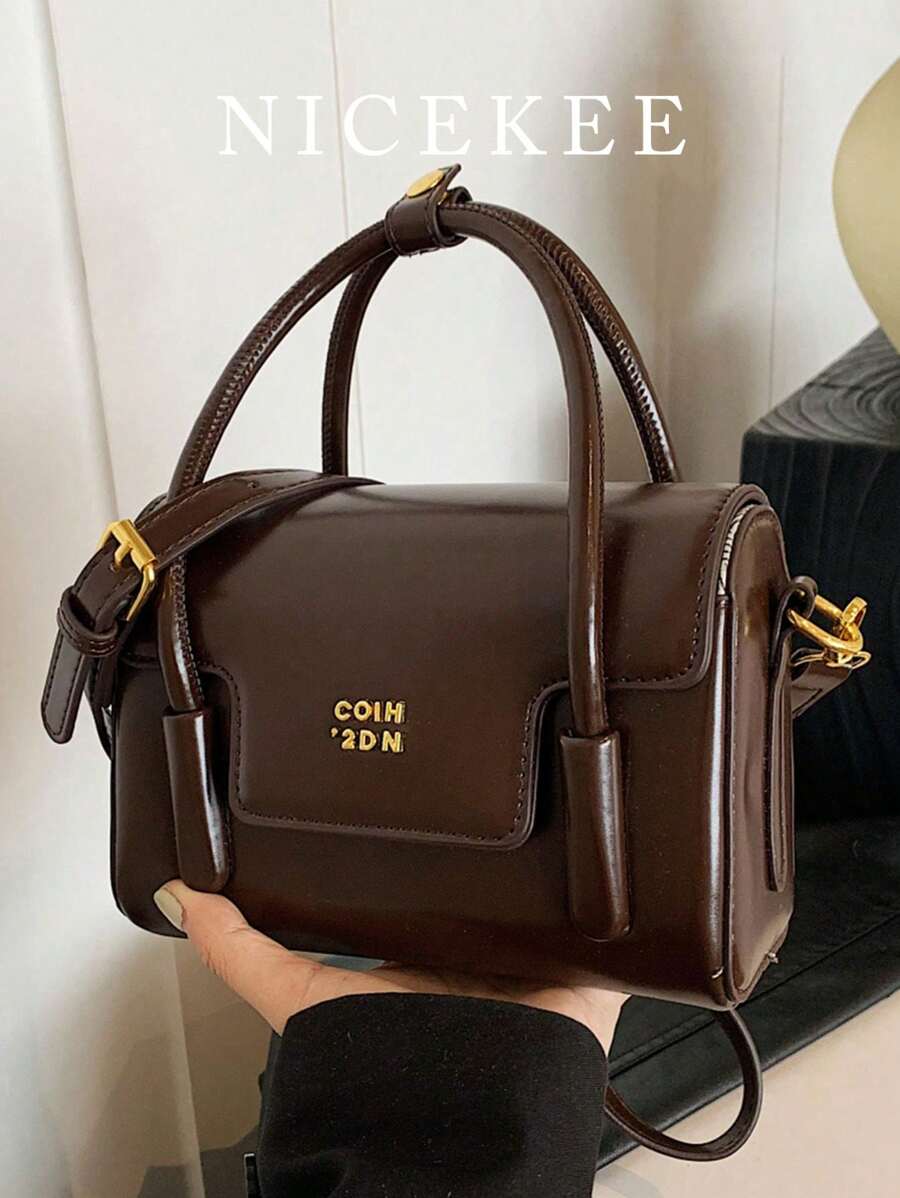 新款纯色手提包，小众设计，时尚字母百搭斜挎包，经典优雅，可调节肩带，适合约会、购物和通勤。复古女包