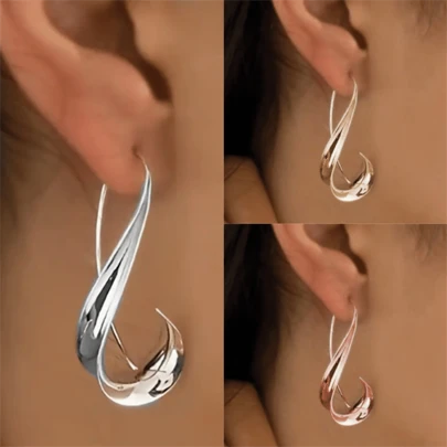 1 对优雅的波西米亚风不对称圆环耳环，独特的设计适合日常佩戴和情人节礼物