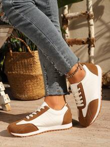 Women's Comfortable Sports Shoes, Soft Sole Round Toe Gump Shoes, Fashionable New Spring/Summer Lightweight Non-Slip Flat Casual Shoes, Low-Top Running Shoes - Brown - View 4