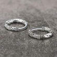 SeuSuk 1 par de pendientes vintage de aro tipo huggie con patrón asimétrico tallado de cobre, joyería hipoalergénica para mujeres y hombres