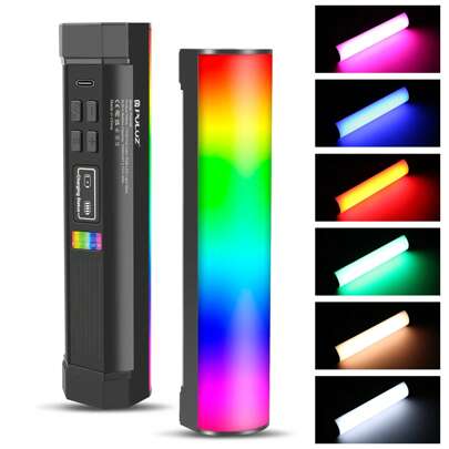  PULUZ 手持式 LED 棒状灯 - 6.7 英寸全彩便携式 RGB，磁吸式设计，内置 2000mAh 可充电电池，多种场景模式，适用于摄影、摄像及自拍，也可用于直播、拍照等。这款便携式 LED 棒状灯是自拍、直播、摄影的理想选择，也是手机补光灯。