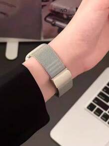 1pc Christmas Gift Magnetic Milanese Mesh Metal Folding Strap Compatible With Apple Watch Apple Watch Band Bands, Luxury Feeling Watch Band Compatible With Apple Watch Series 7/6/5/4/3/2/SE Compatible 42mm 38mm 40mm 41mm 44mm 45mm 46mm 49mm, Unisex Fashion Smartwatch Replacement Strap Compatible With Apple Watch Ultra2 Ultra SE2 SE 10 9 8 7 6 5 4 3 2 1