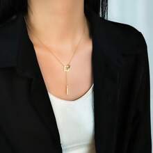 Colar de aço titânio 18K com moldura quadrada interligada estilo coreano com borlas leves e luxuosas
