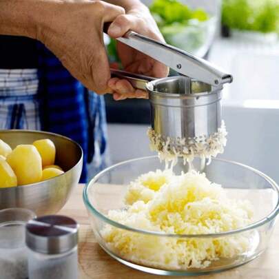 Prensa triturador de papas,  triturador de patatas de acero inoxidable resistente con mango ergonómico, utilizado como triturador para puré de papas y herramienta de cocina
