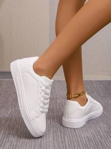 Zapatillas deportivas casuales de lona unisex tallas 36-45, zapatos de skate antideslizantes para estudiantes, estilo minimalista blanco versátil para todas las estaciones - Blanco - Ver 3