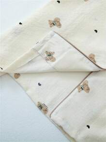 Conjunto de pijama de 2 piezas para mujer con estampado de oso y corazón: cómoda mezcla de poliéster, camiseta de manga corta abotonada con cuello de solapa y pantalones cortos con cintura elástica, lavable a máquina, estampado de corazones, ropa de dormir, conjunto de dos piezas, vacaciones.