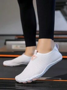 1 Pair Women's Outdoor Mesh Upper Rubber Sole Wading Shoes, Breathable & Comfortable Beach Water Shoes, Suitable For Swimming, Snorkeling, Surfing, Beach, Aquatic Sports, Five-Toe Anti-Slip Water Shoes