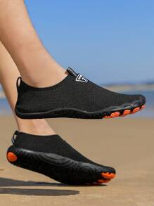 1 par de zapatos de agua de moda para hombres, transpirables y cómodos para deportes acuáticos, playa, pesca, parque acuático, con parte superior de malla, suela de goma, correa ajustable, antideslizante, adecuado para caminatas al aire libre, fiestas en la playa, ciclismo en el parque, fitness y yoga
