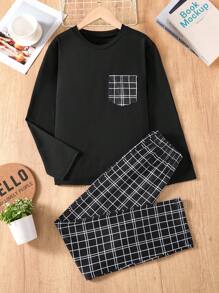 这款两件套男童家居服包括一件简约的格子口袋圆领长袖上衣和一条黑白格子长裤，打造出全新的家居风格，适合春秋季穿着。 - 黑色 - 查看 2