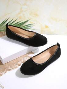 Women's Classic Solid Round Toe Flat Shoes - Black Flats - Work Shoes - Round Toe Folded Edges Design For More Comfortable Wearing - Lightweight & Comfortable, Timeless And Versatile - Fashionable Low-Top Design, Suitable For All Seasons