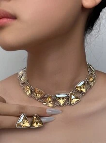 3pcs/Set European & American Fashion Jewelry Set For Women, 1 Pair Vintage French Elegant Stud Earrings, 1 Elegant Triangular Necklace