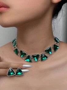 3pcs/Set European & American Fashion Jewelry Set For Women, 1 Pair Vintage French Elegant Stud Earrings, 1 Elegant Triangular Necklace