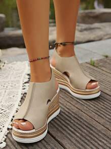 女式露趾厚底坡跟凉鞋，镂空厚底带扣罗马风格，时尚休闲户外防水厚底罗马凉鞋