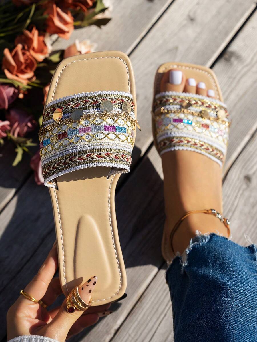 WRCVS Dép đế bằng màu trắng cho nữ, Dép xăng đan thêu tua rua nhiều màu mùa hè, Dép đế bằng cổ điển, Giày đi biển trang trí xích gợi cảm thời trang, Hướng dệt ngẫu nhiên - trắng - Xem 1