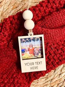 定制个性化木质小相框，可悬挂DIY照片和文字，作为圣诞纪念品装饰家居摆设，多功能，美观，防霉，可重复使用，可爱，色彩缤纷，现代时尚，可定制，个性化，独特，是送给他的理想礼物，也是送给她的理想礼物，适合送给男朋友、女朋友、爸爸、妈妈、家人、朋友、儿子、女儿、学生，可用于餐厅、浴室、客厅、卧室、办公室、茶室、学校、家庭、卧室焕新、生日毕业、家居焕新、圣诞礼物等。