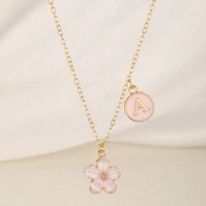 1pc Sweet Fashion Five-Leaf Flower & Letter Dual Pendant Necklace, Suitable For Children, Girls, Family, Friends, New Year Jewelry Gift, Daily Decoration