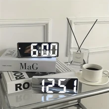 SOKANY 1 pieza Reloj despertador con espejo simple, reloj LED inteligente de alta definición, con visualización de temperatura, brillo ajustable, función de control por voz, reloj de 12/24 horas, alimentación por USB y batería. Adecuado para reloj de escritorio, reloj despertador digital de mesita de noche, opción perfecta para decoración de escritorio y dormitorio.