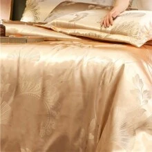 3-Piece European Luxury Jacquard Duvet Cover Set, With Vintage Floral Jacquard Pattern On Side A And Soft, Skin-Friendly Fabric On Side B, Including 1 Duvet Cover And 2 Pillow Shams, Dust-Proof, Suitable For Twin/Full/Queen Beds, All Seasons (Excludes Filling)