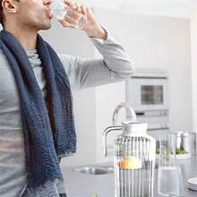 1pc Acrylic Water Bottle, Not Easily Damaged Plastic Water Bottle, Transparent Plastic Water Bottle With Lid, Heat-Resistant Small Plastic Water Bottle, Suitable For Tea, Sangria Soda, Lemon Water, Fruit Juice, Milk, Stripes